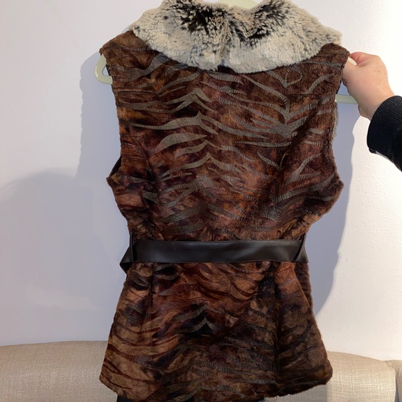 Faux Fur Vest - Picture 3 of 14